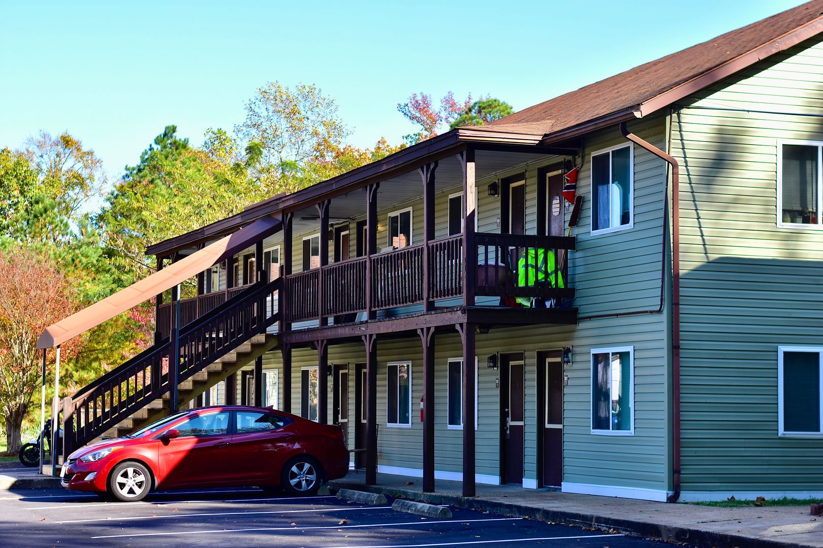 Newport News Apartment: 15910 Warwick Blvd