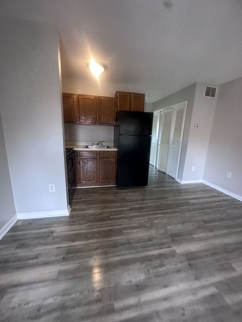 Newport News Apartment: 15910 Warwick Blvd
