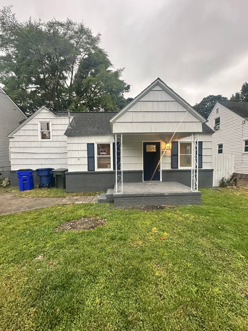 Norfolk House: 3413 Herbert St