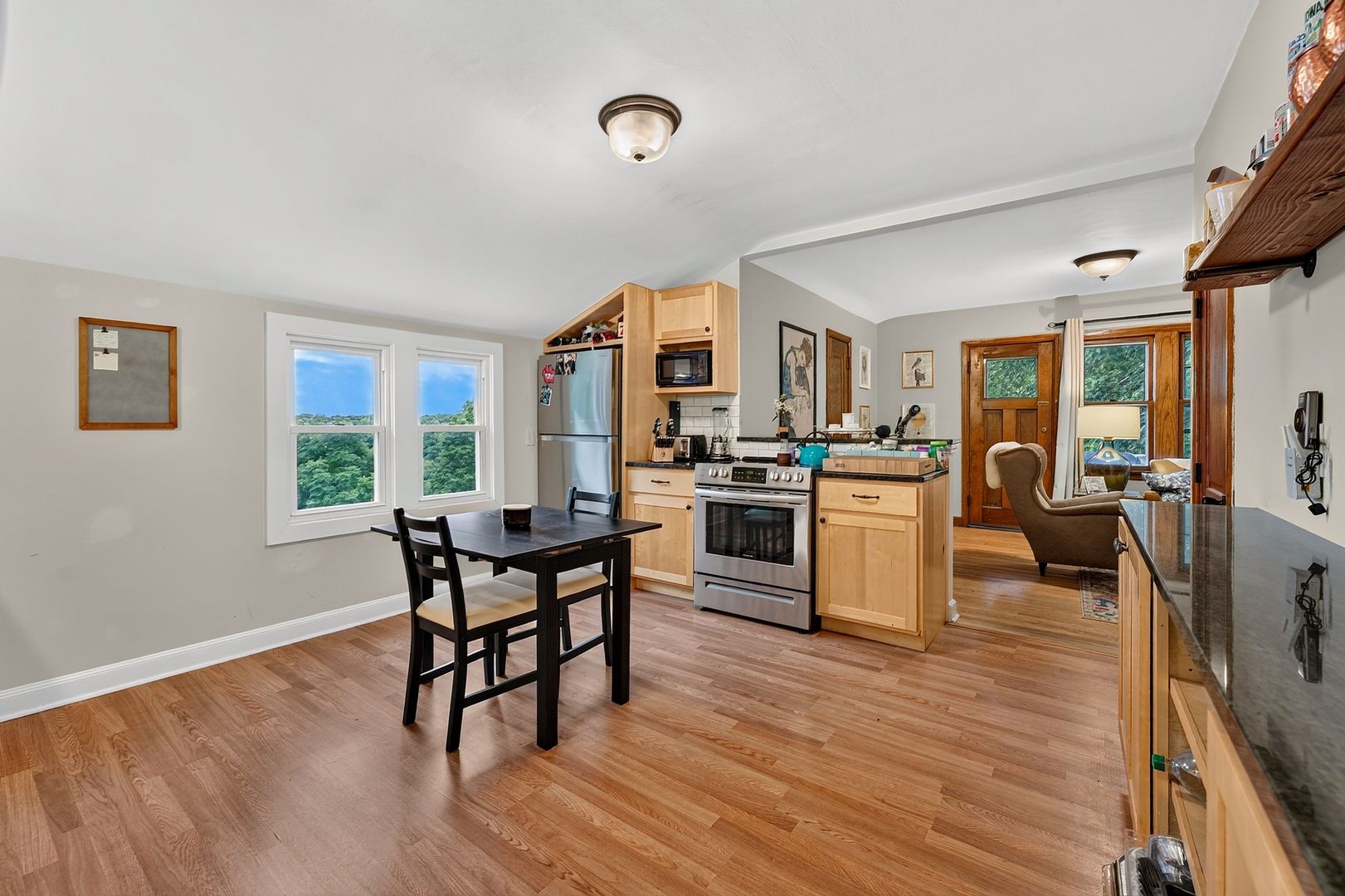 Wauwatosa Apartment: 1424 N 70th St