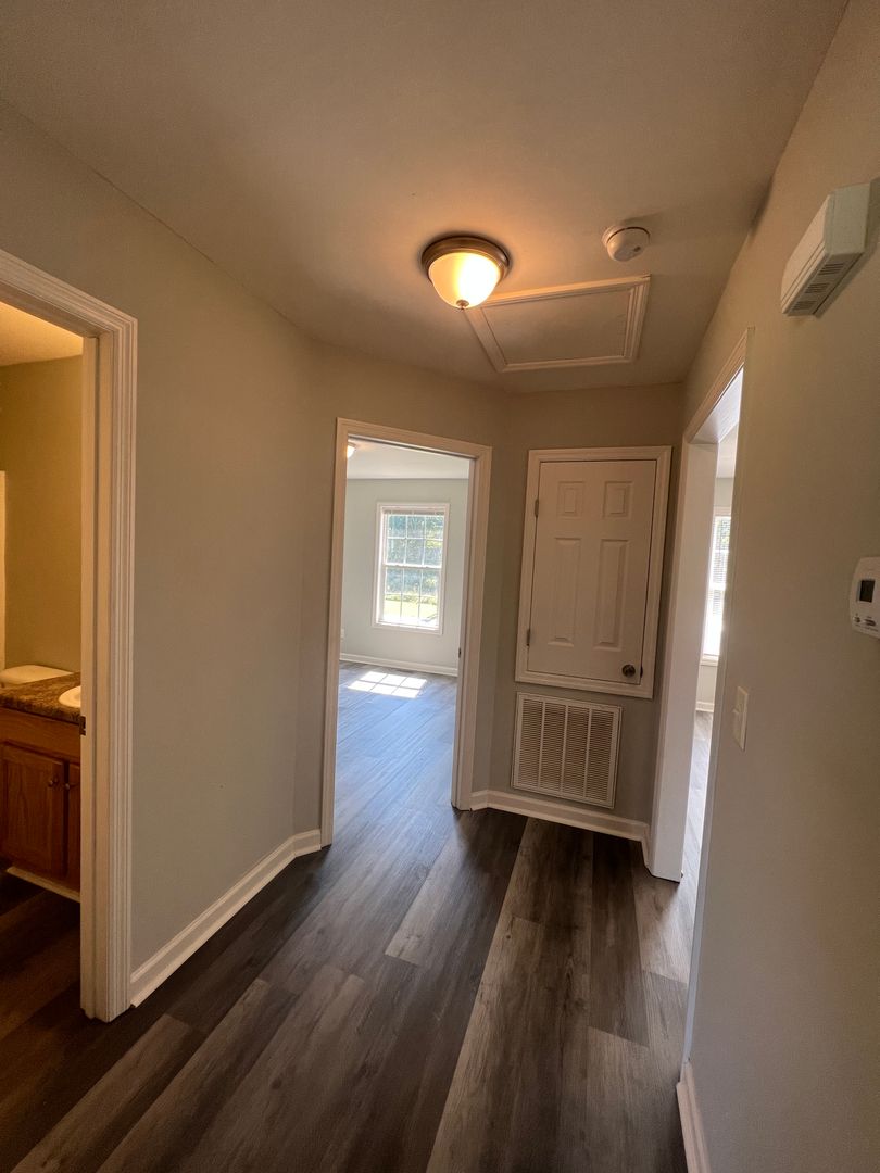 Hazel Green Multiplex: 1342 Carter Grove Rd - Unit A