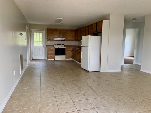 2 Bedrooom Duplex with Yard