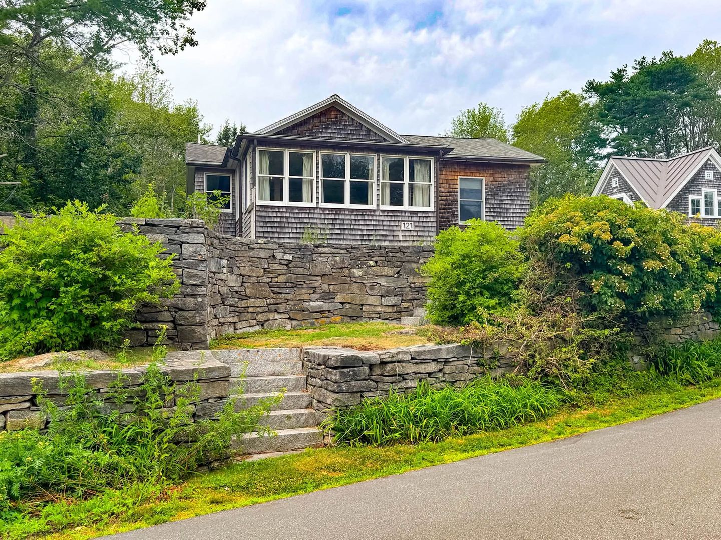 Georgetown House: 121 Old Schoolhouse Rd