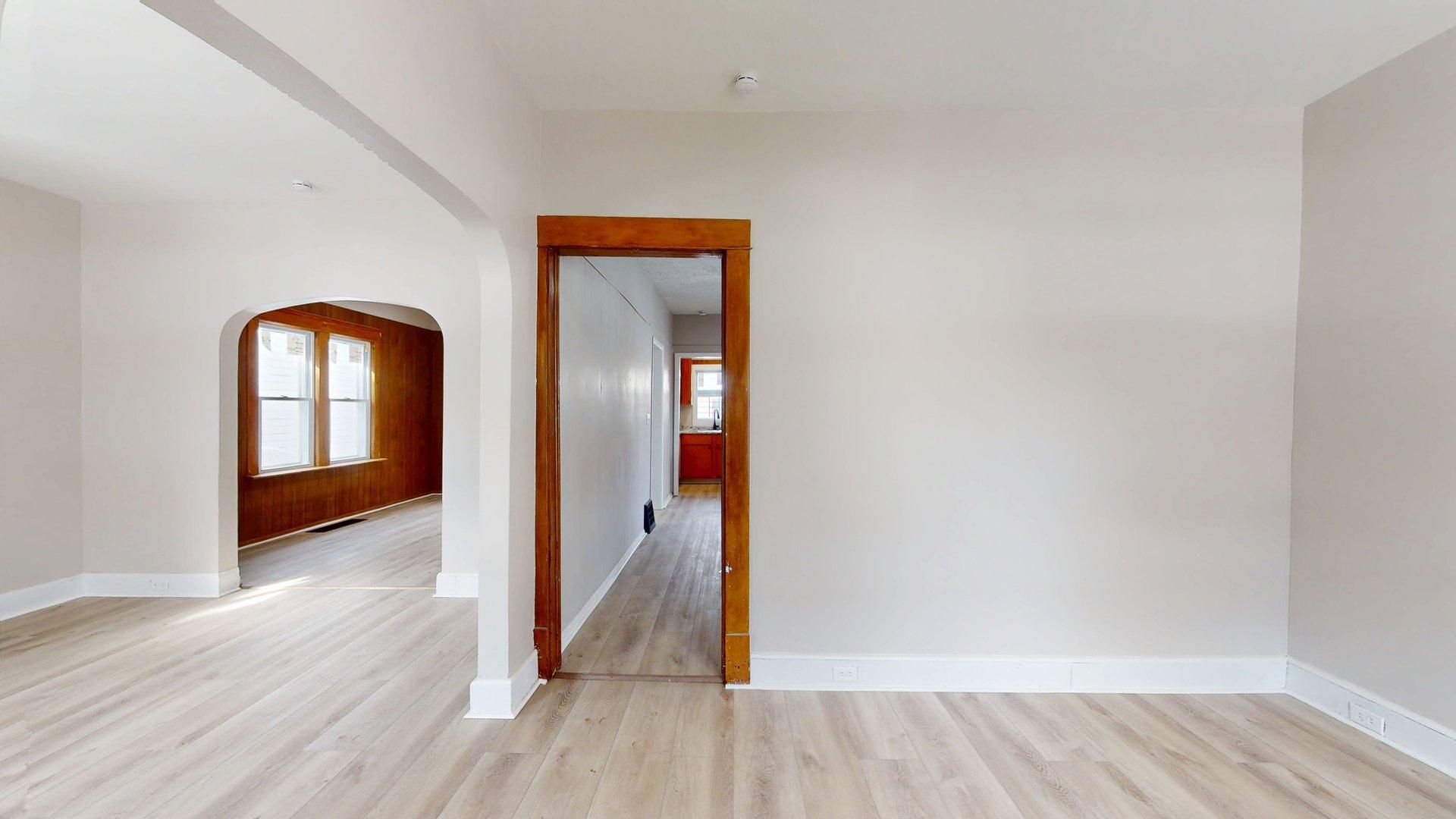 Cleveland House: 6825 Clement Ave