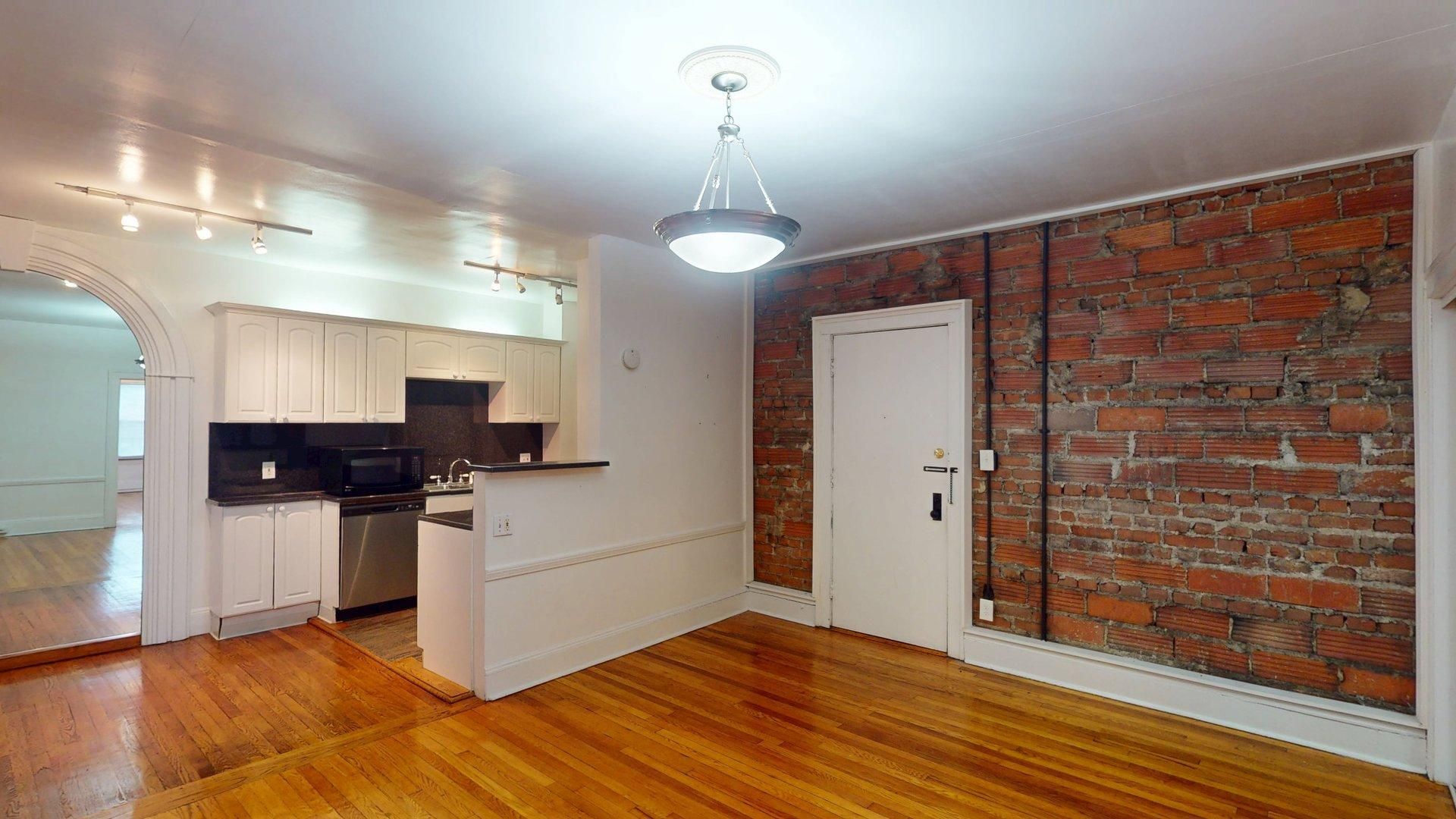 Cleveland Heights Apartment: 12479 Cedar Road