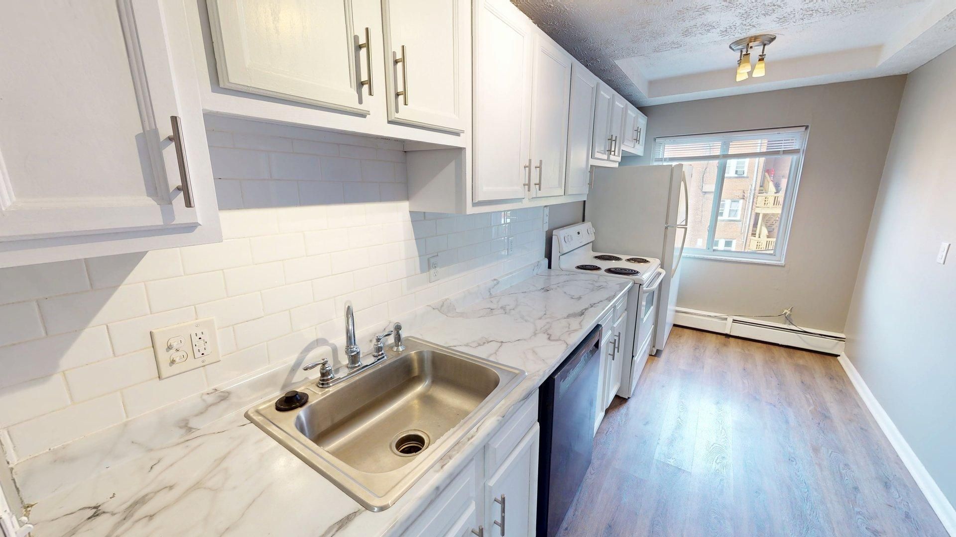 Cleveland Heights Apartment: 3219 Meadowbrook Blvd