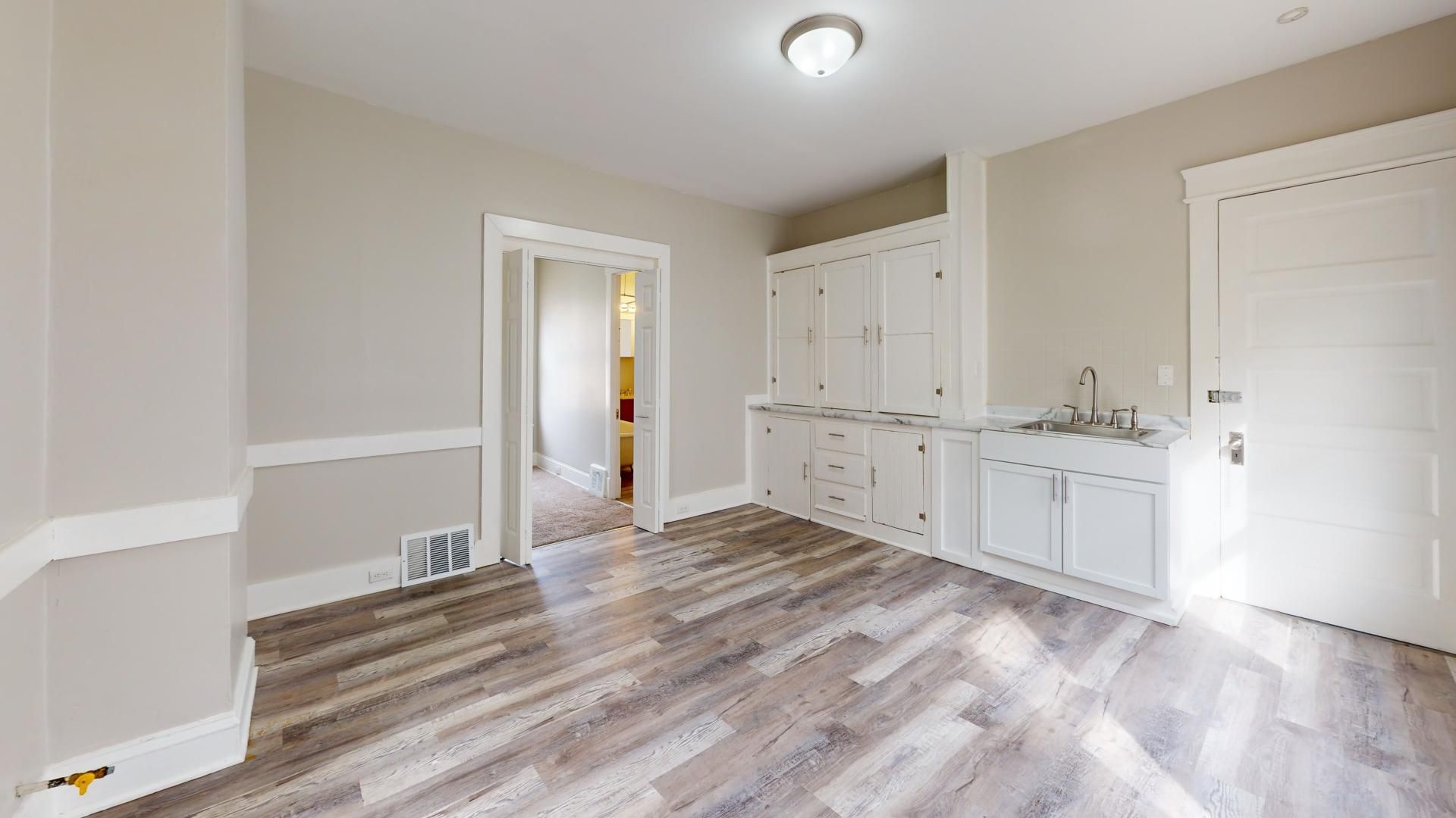 Cleveland Apartment: 4420 Bush Ave.