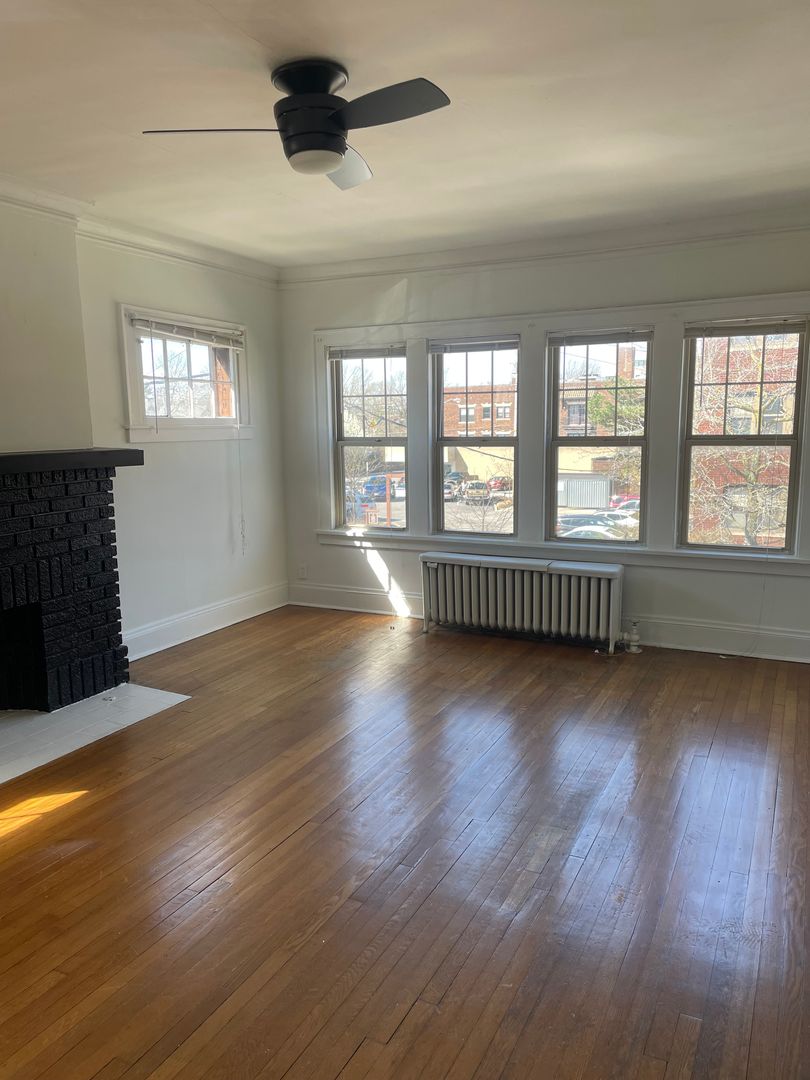 Cleveland Heights Apartment: 2115-2123 Lennox Rd.