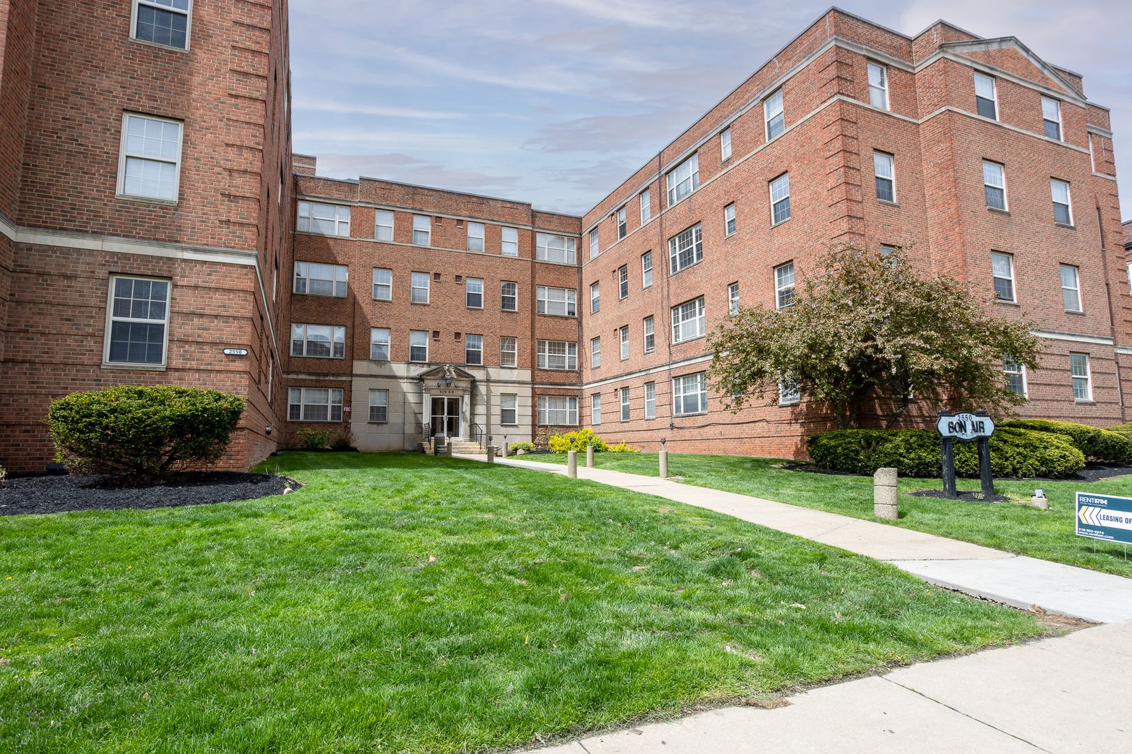 Shaker Heights Apartment: 2550 Kemper Rd