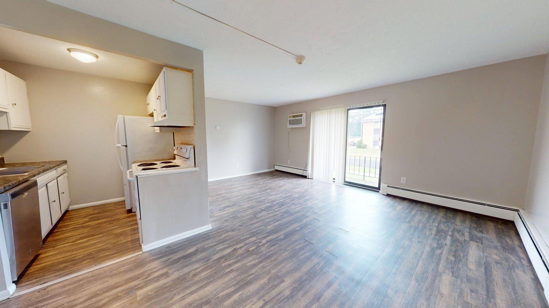 Maple Heights Apartment: 15312 Maple Park Dr.