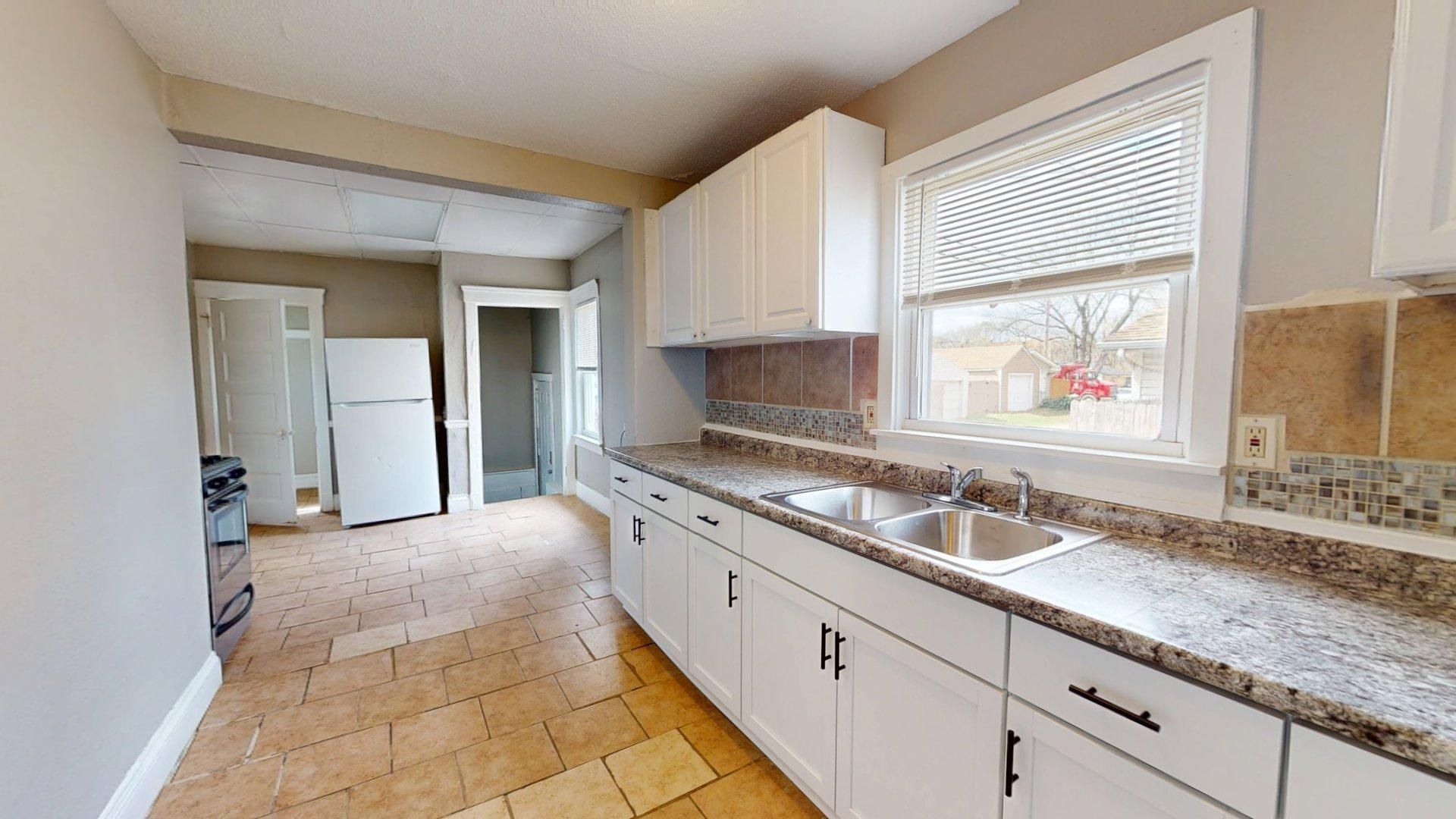 Cleveland Apartment: 6011 Pear Avenue