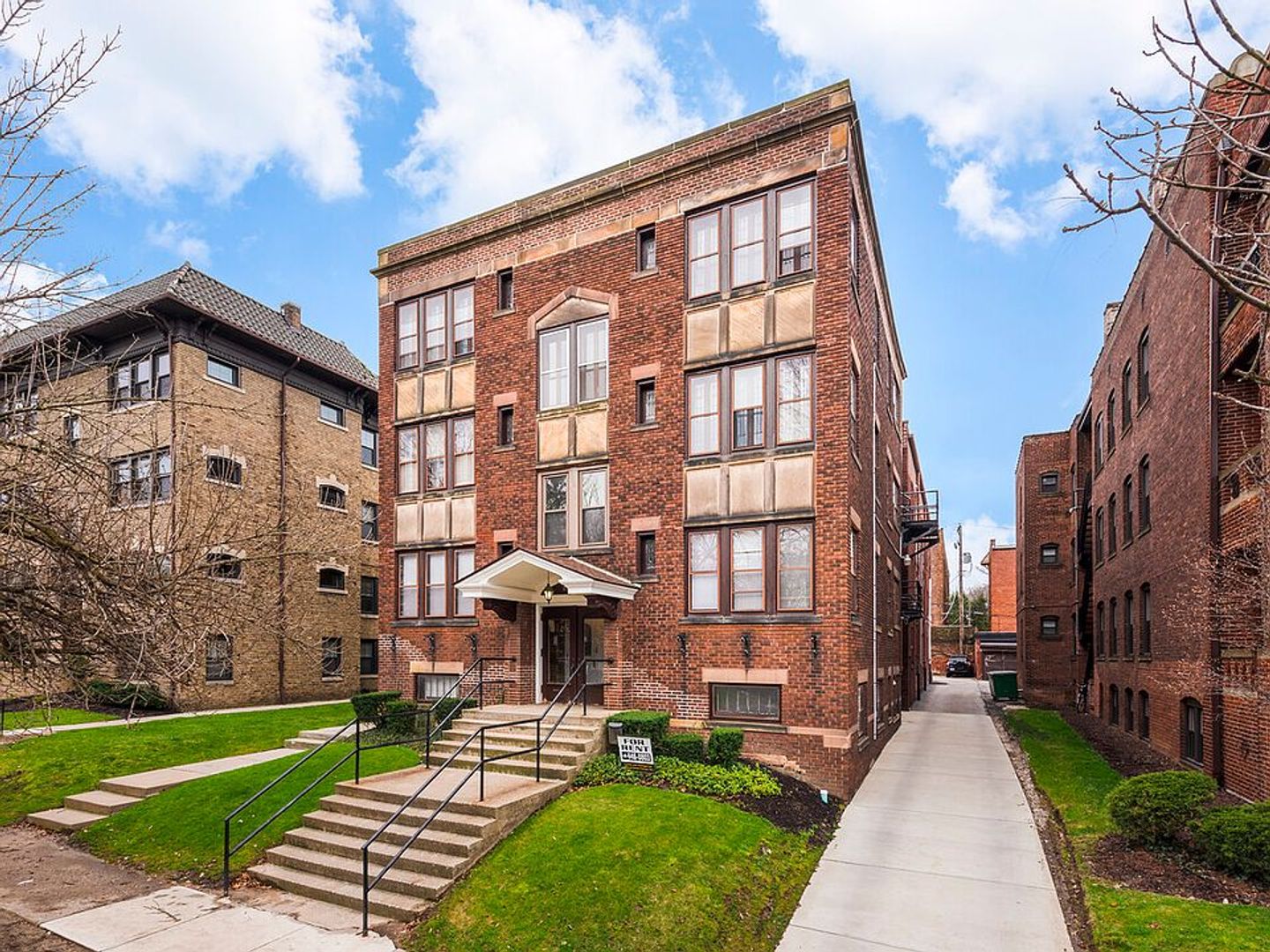 Cleveland Heights Apartment: 2480-82 Derbyshire Rd.