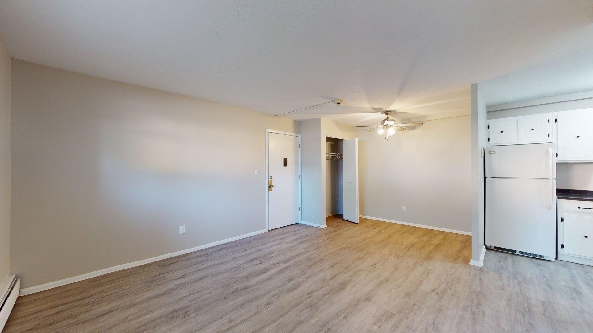 Maple Heights Apartment: 15312 Maple Park Dr.