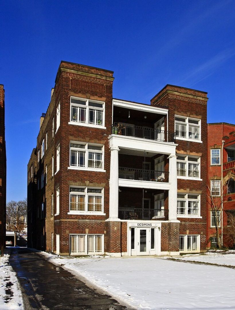 Cleveland Heights Apartment: 2681 Euclid Heights Boulevard