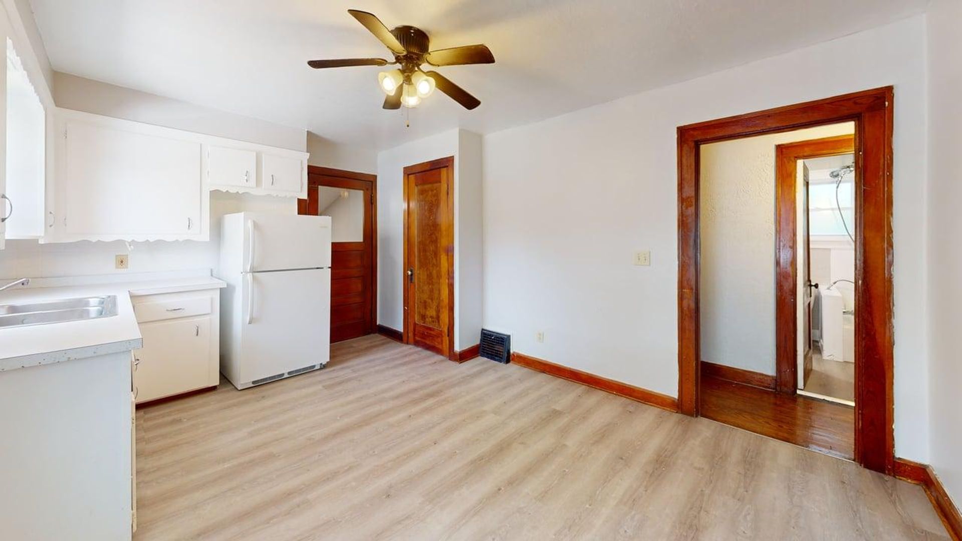 Lorain House: 1377 Nichols Avenue