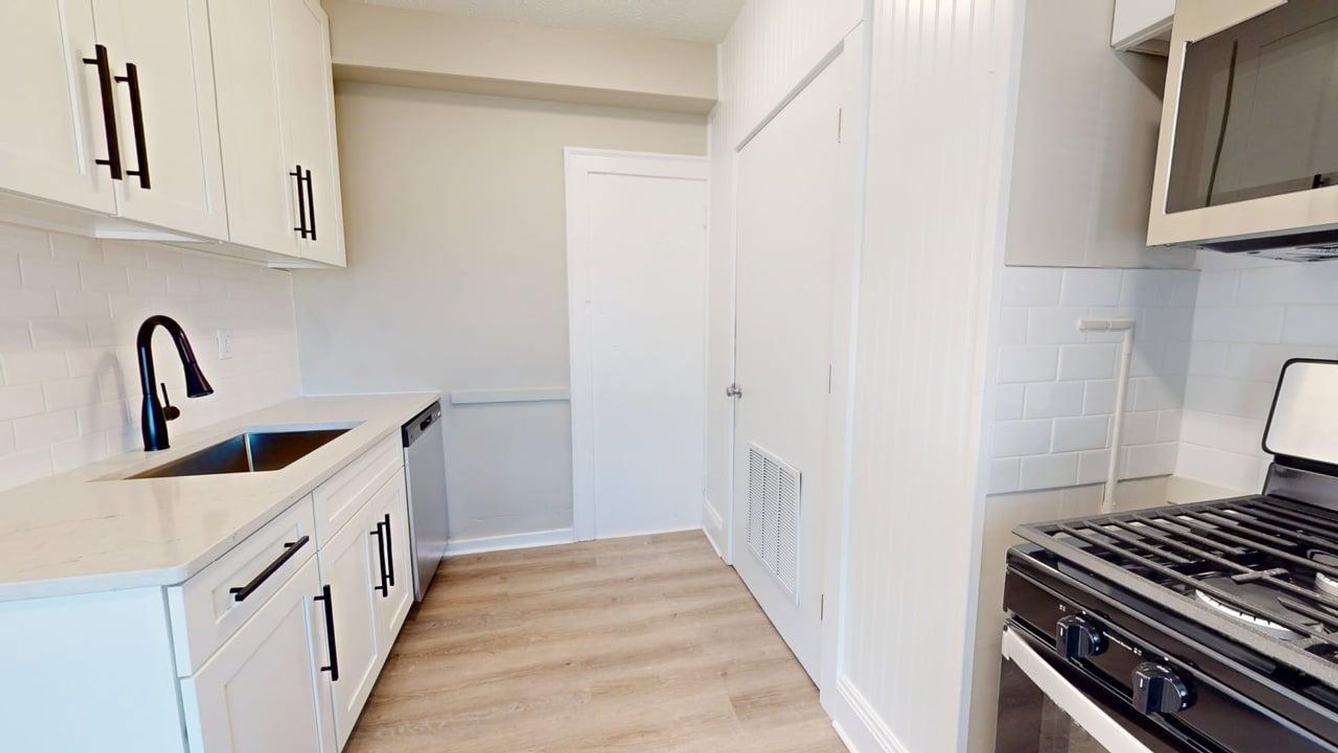 Cleveland Apartment: 3845 Riveredge Rd.