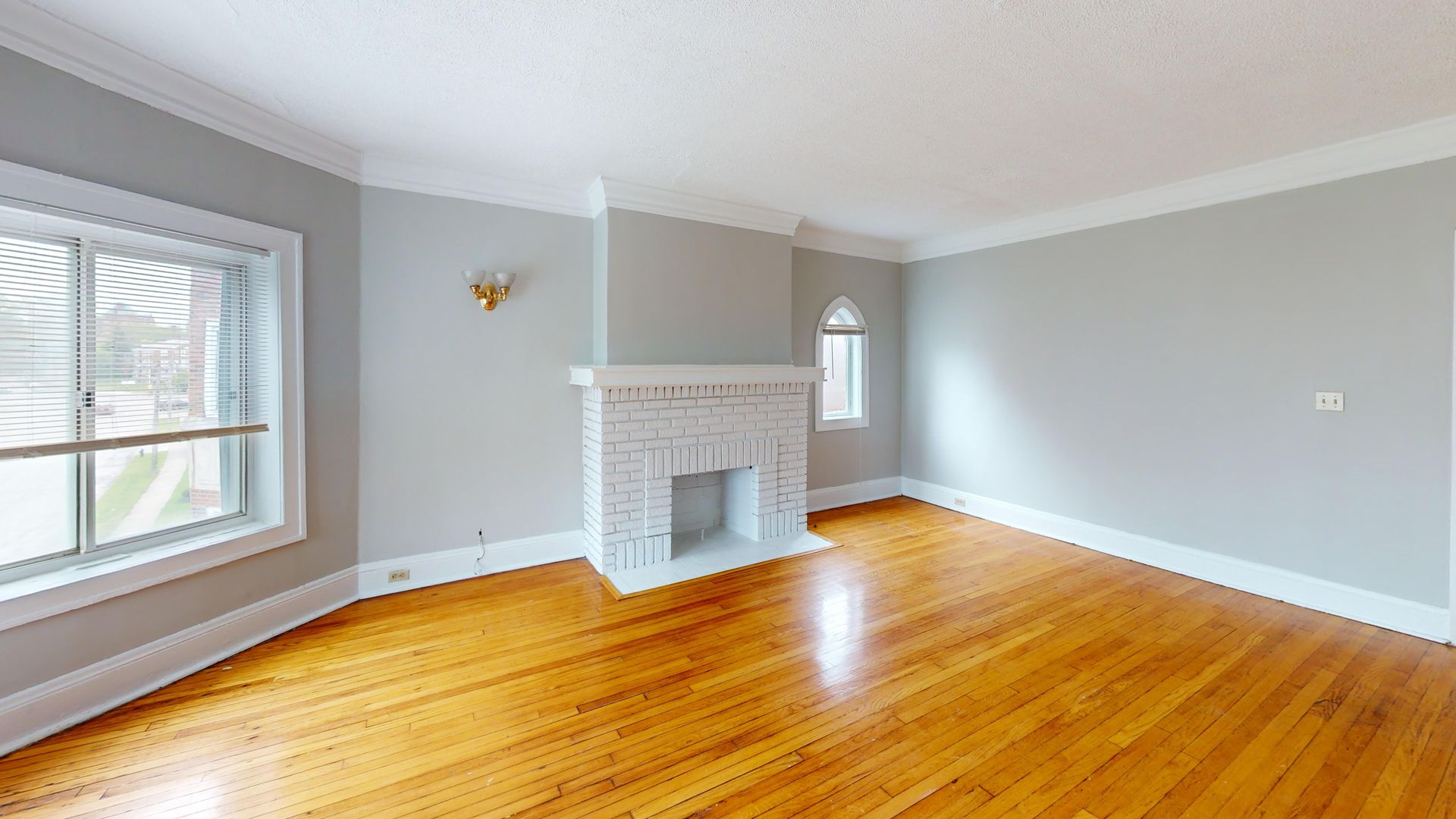 Shaker Heights Apartment: 2572 - 2576 Kemper Rd