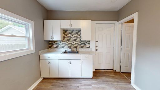 Cleveland - Large 4 Bedroom! – photo 1