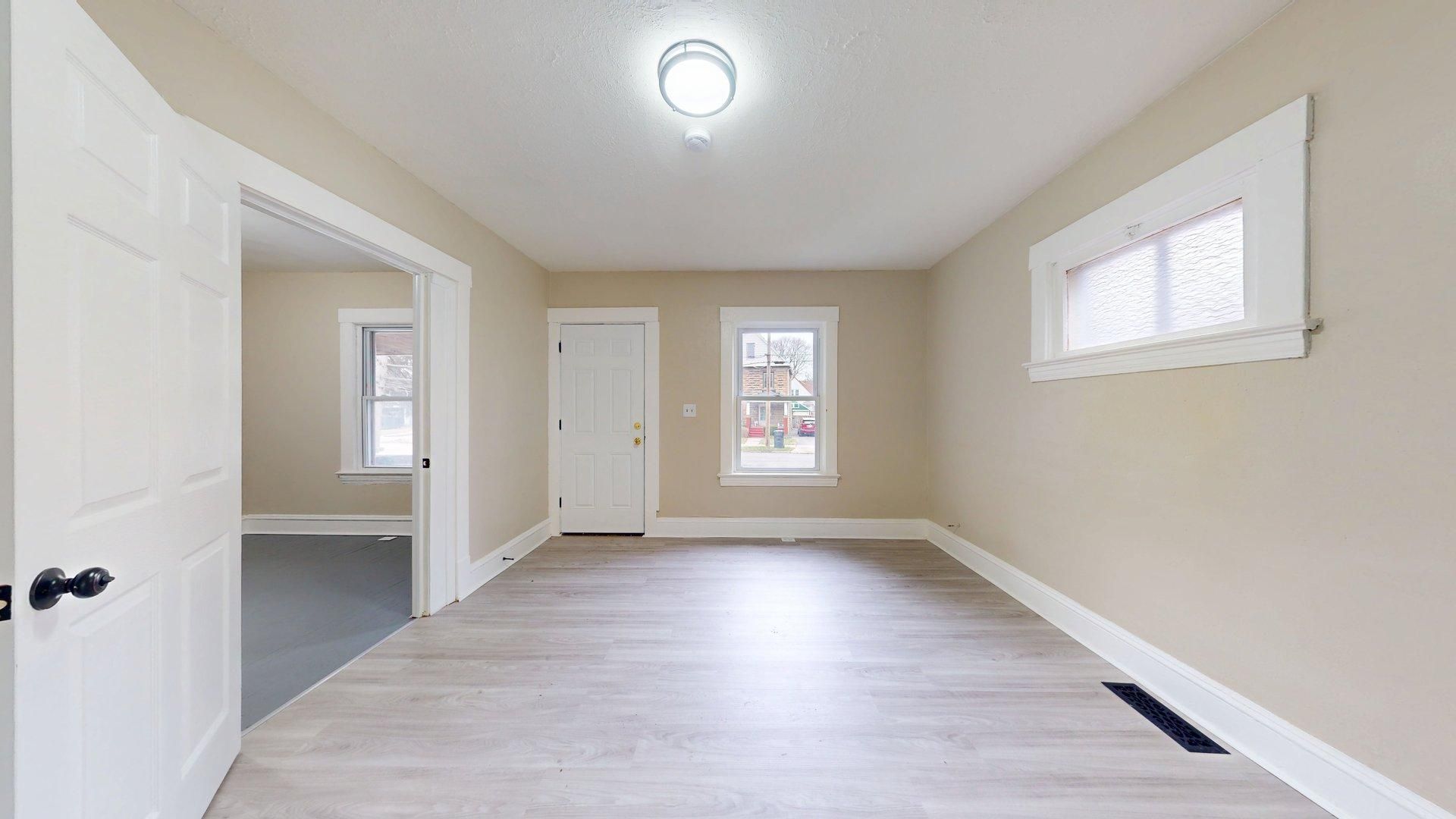 Cleveland Apartment: 3865 West 16th Street