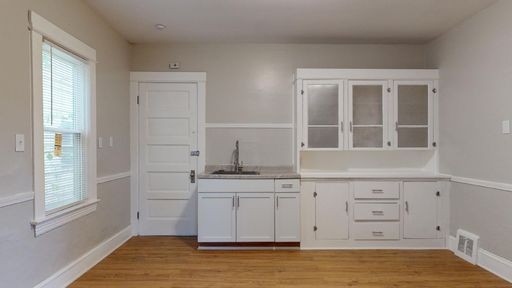 Clark / Fulton Area - 2 Bedroom - First Floor Rear Apartment – photo 1