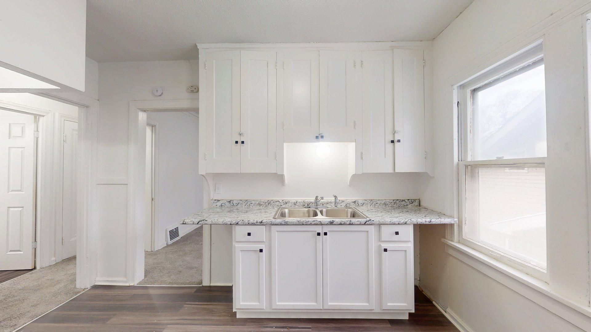 Cleveland Apartment: 3863 East 154th St