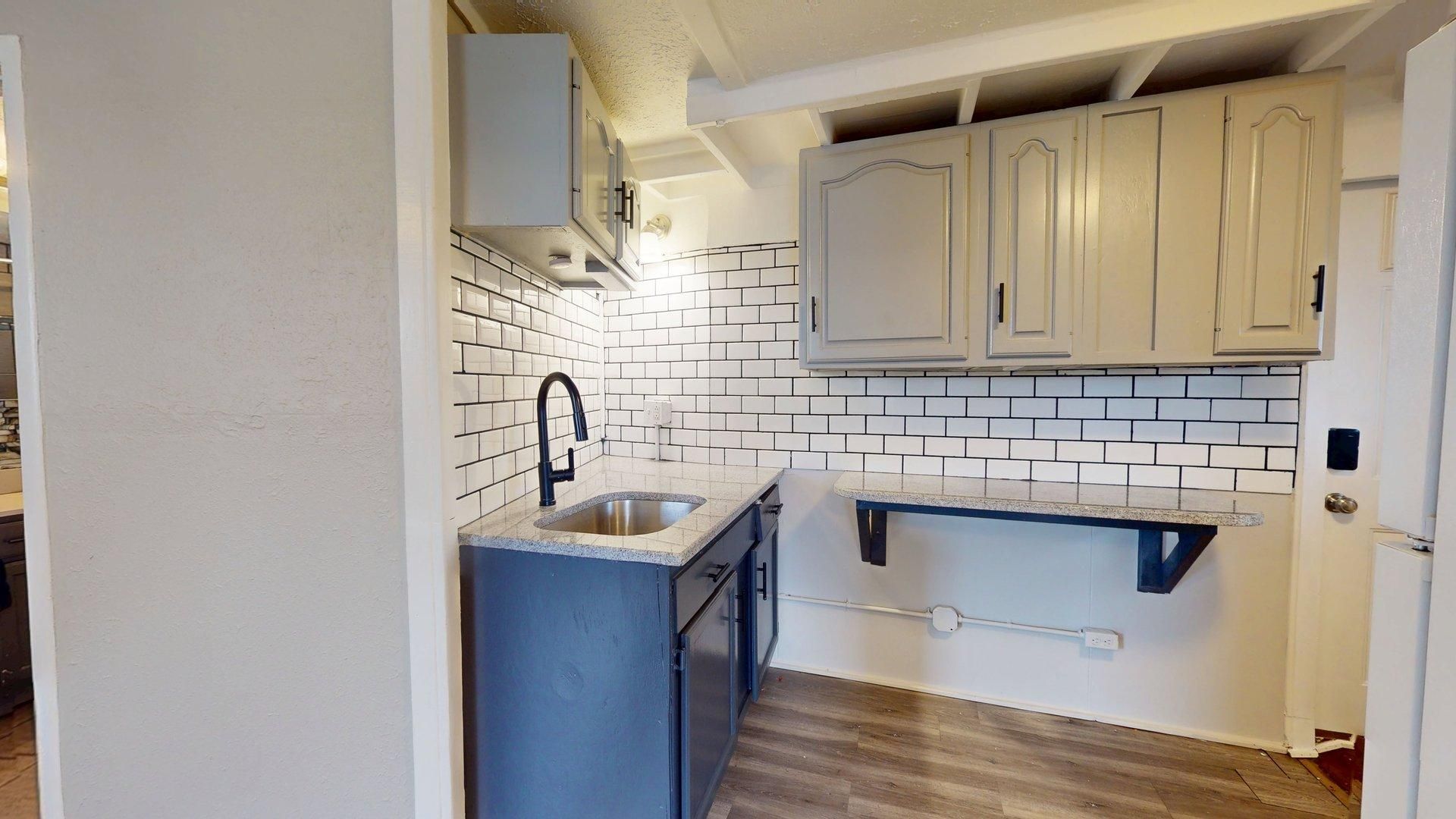 Lorain Apartment: 2550 Elyria Avenue