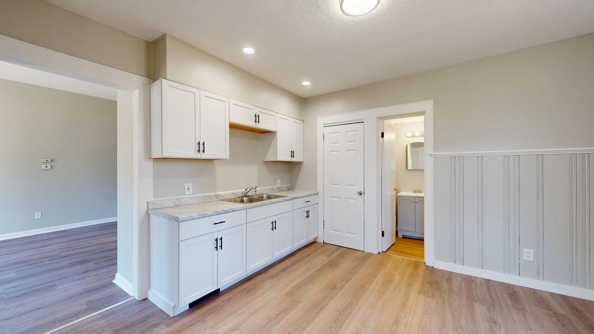 Cleveland Apartment: 7701 Dercum Road