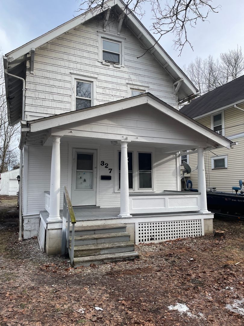 Akron House: 327 Black St