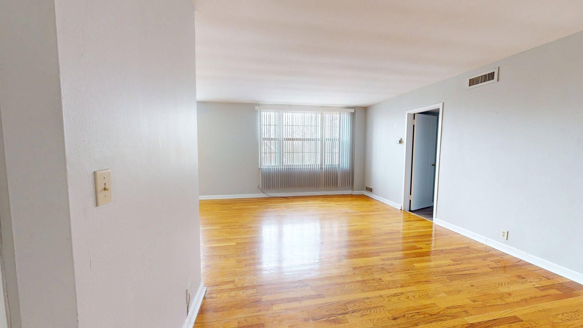 Shaker Heights Apartment: 2550 Kemper Rd