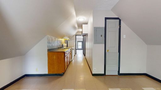 SUMMER MOVE IN SPECIAL!! Stockyards / West Boulevard Area - 3rd Floor Studio – photo 1