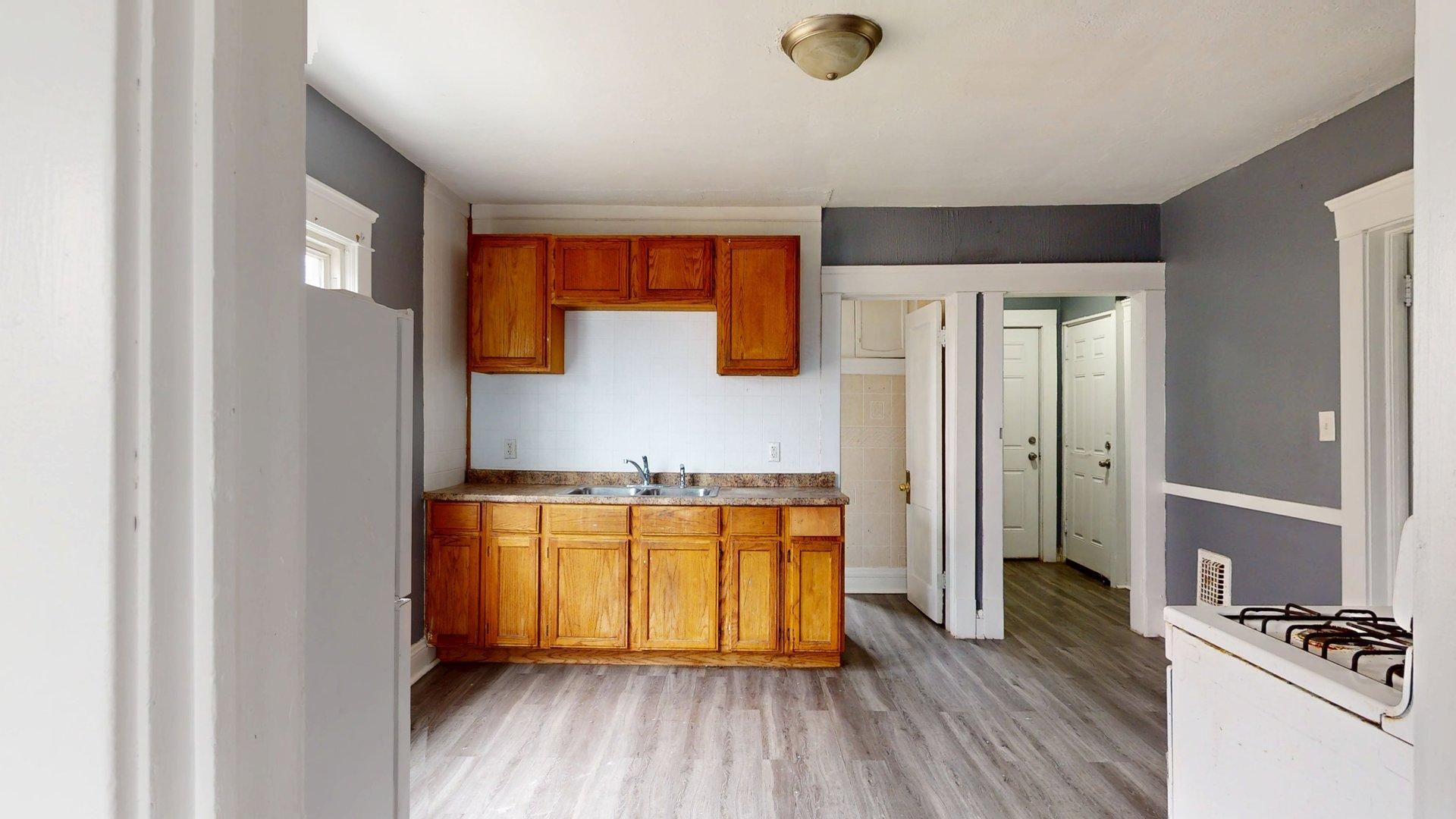 Cleveland Apartment: 12523 Forest Avenue