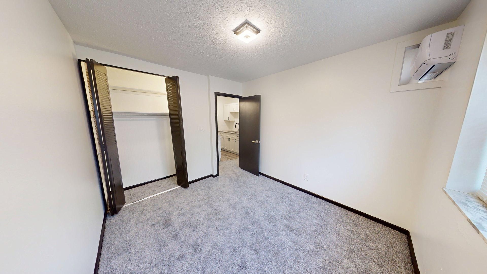 Cleveland Apartment: 3845 Riveredge Rd.