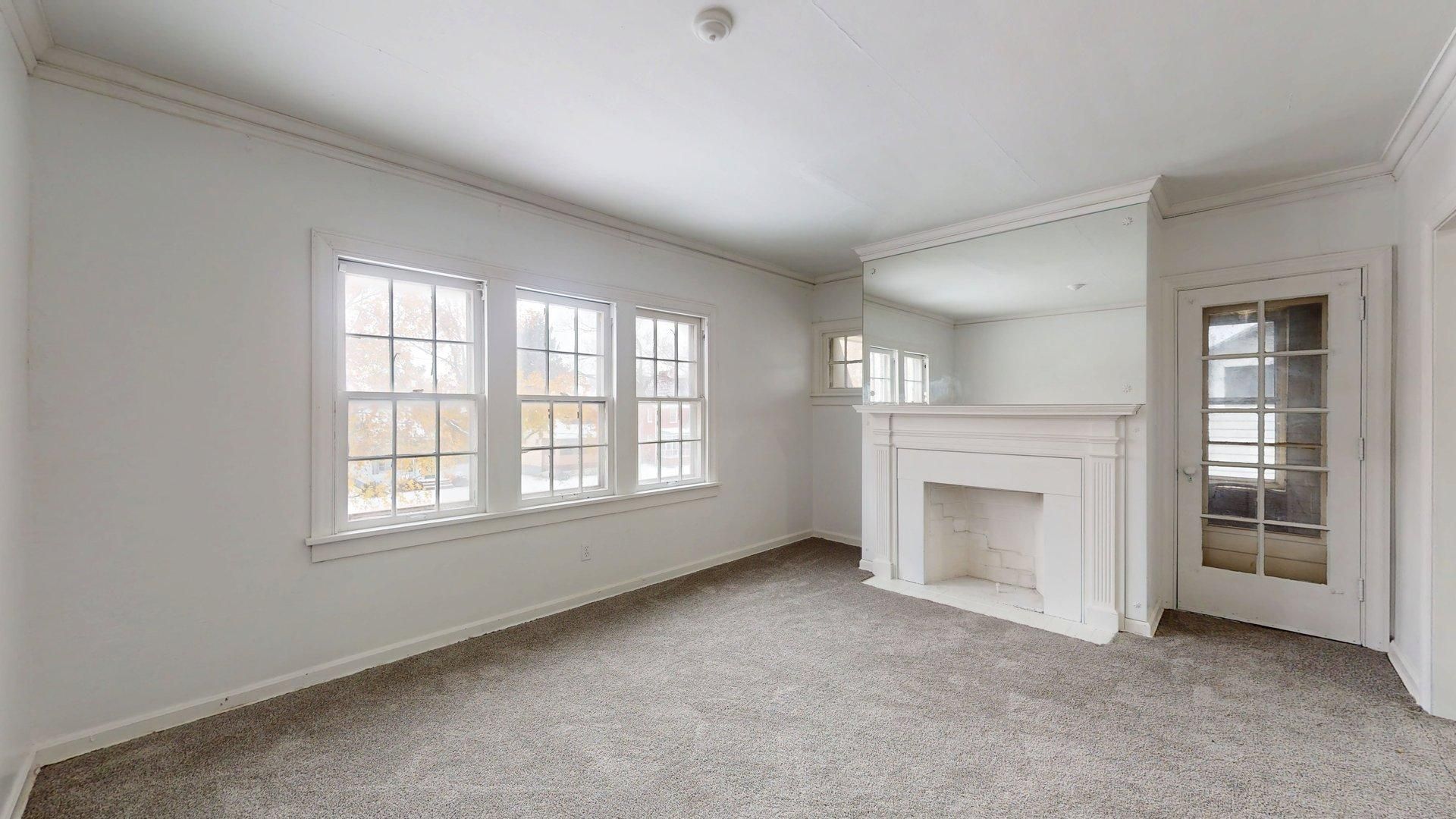 Cleveland Apartment: 3863 East 154th St