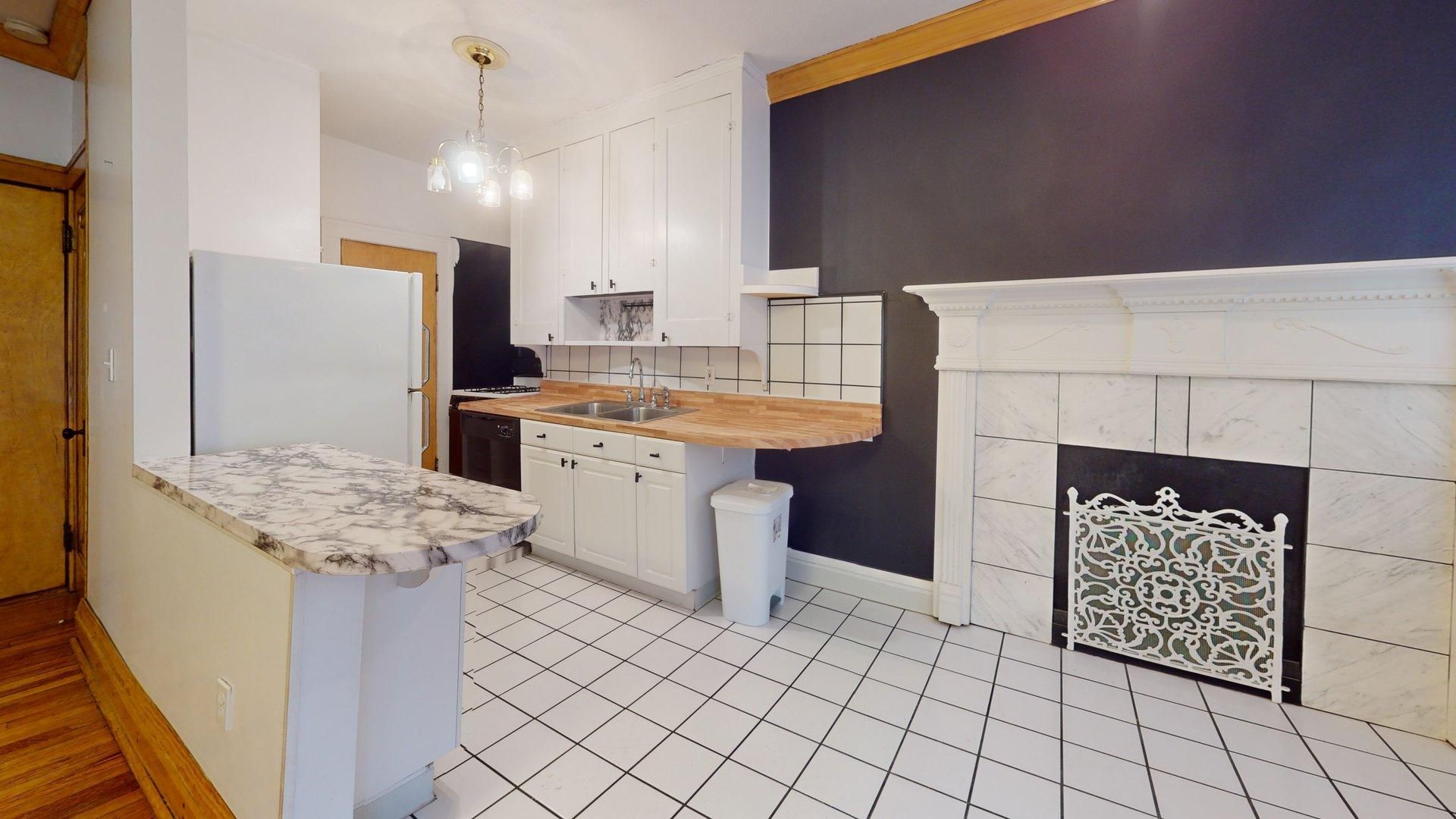 Cleveland Heights Apartment: 2546 Kenilworth Road