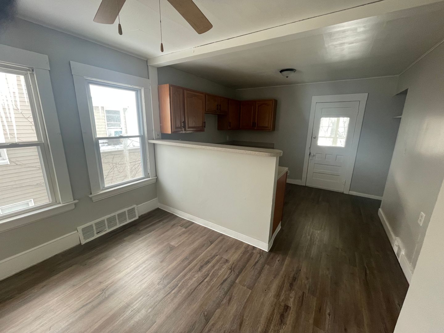 Cleveland Apartment: 800 E 157th St