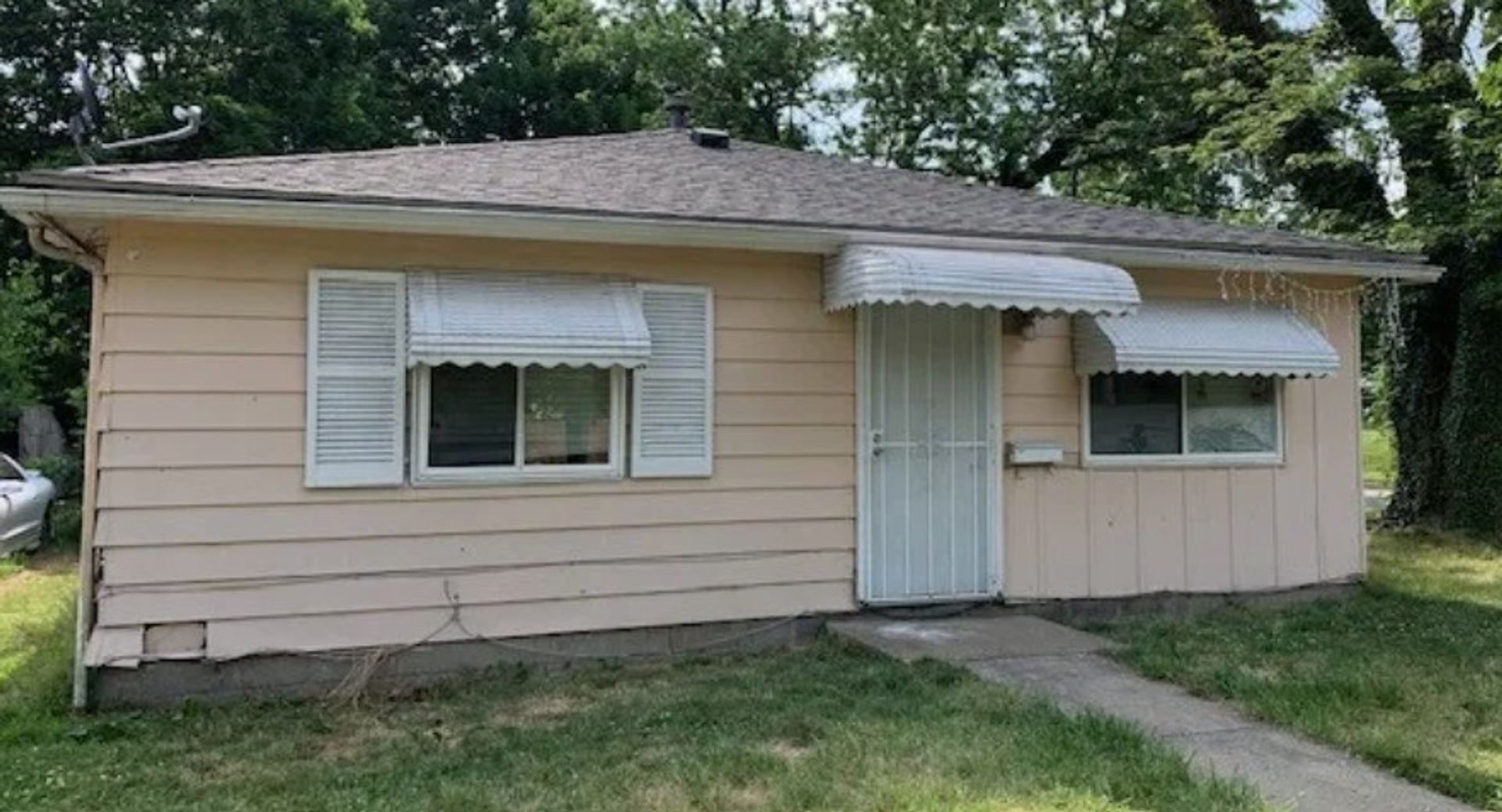Akron House: 583 Chittenden Steet