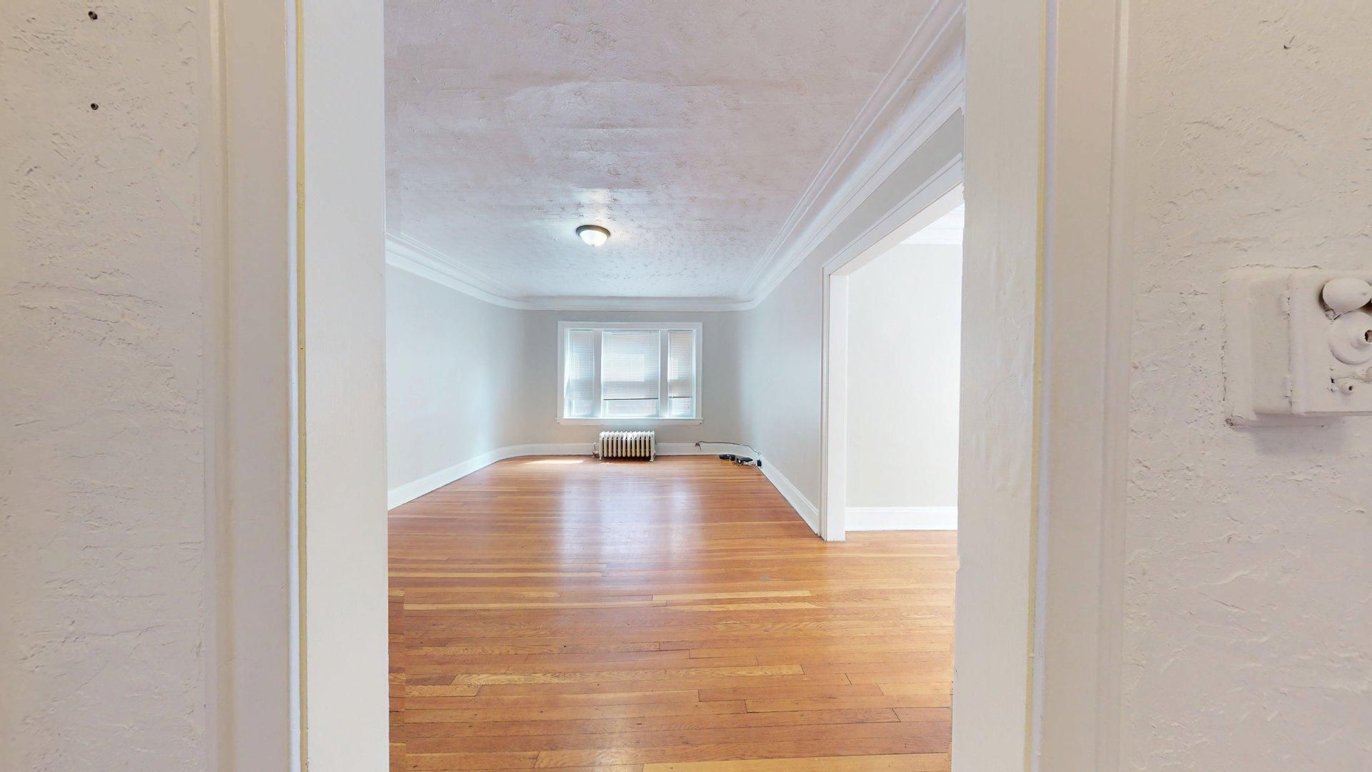 Cleveland Heights Apartment: 2729 Euclid Heights Blvd.