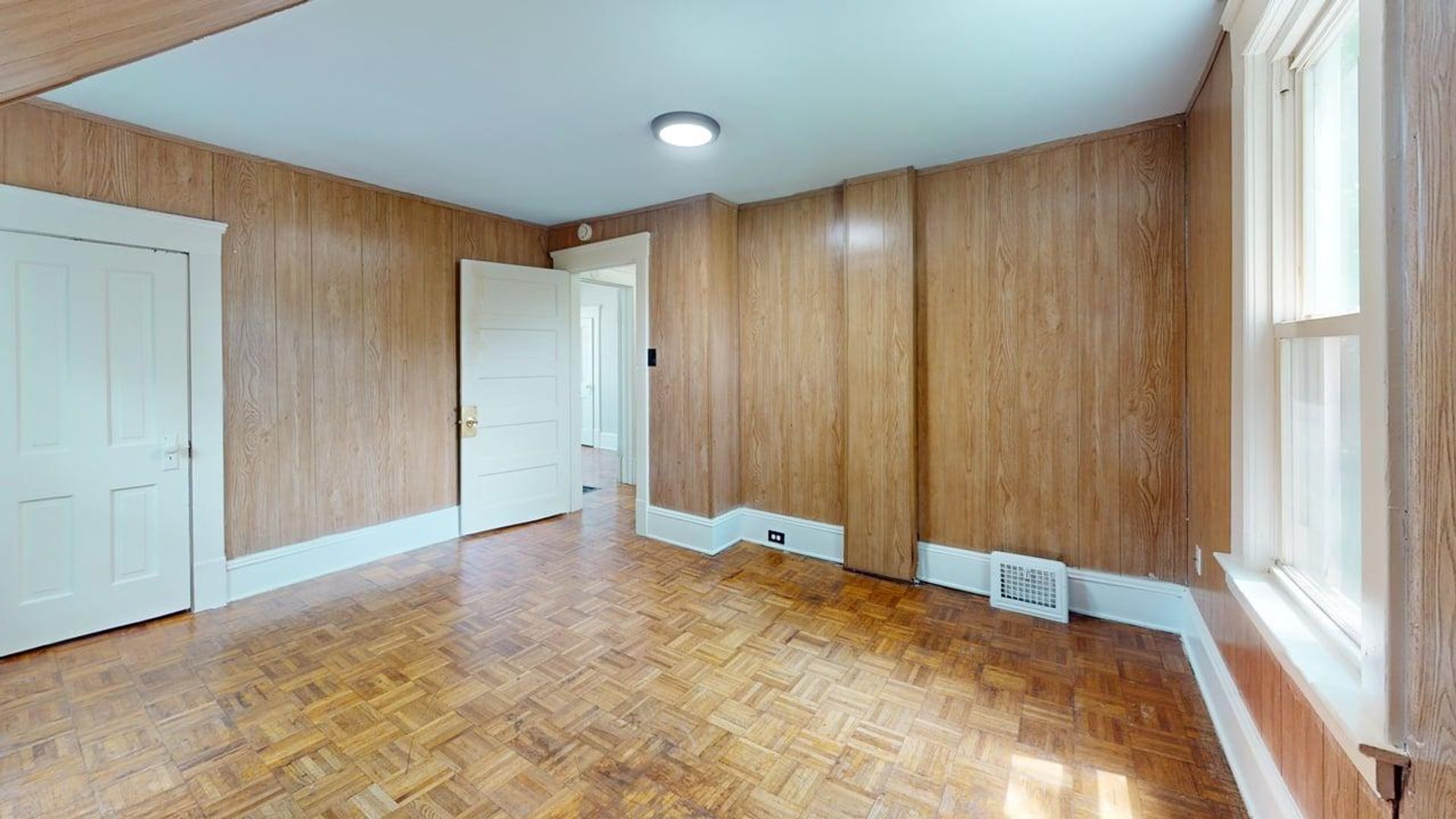 Cleveland Apartment: 7424 Indiana Ave, Cleveland, OH 44105