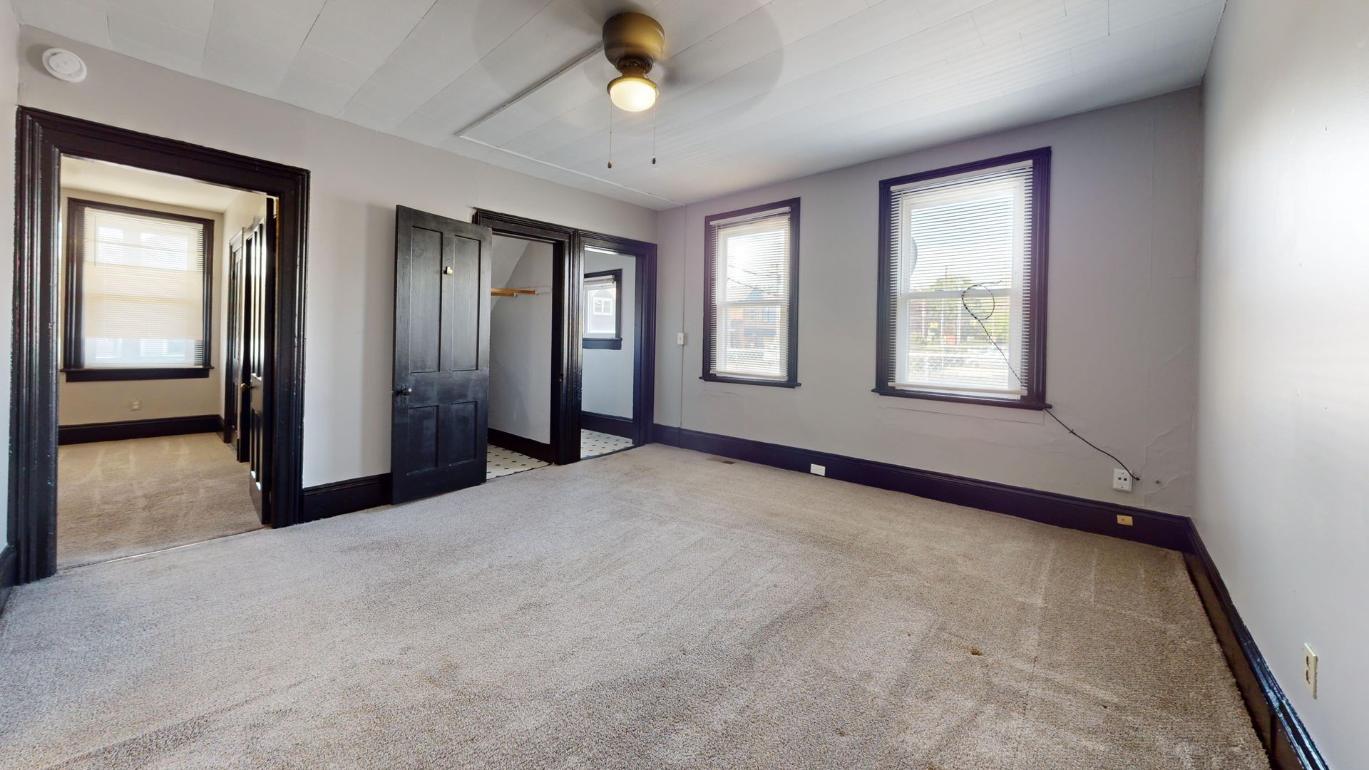 Cleveland Apartment: 1204-1206 Auburn Ave