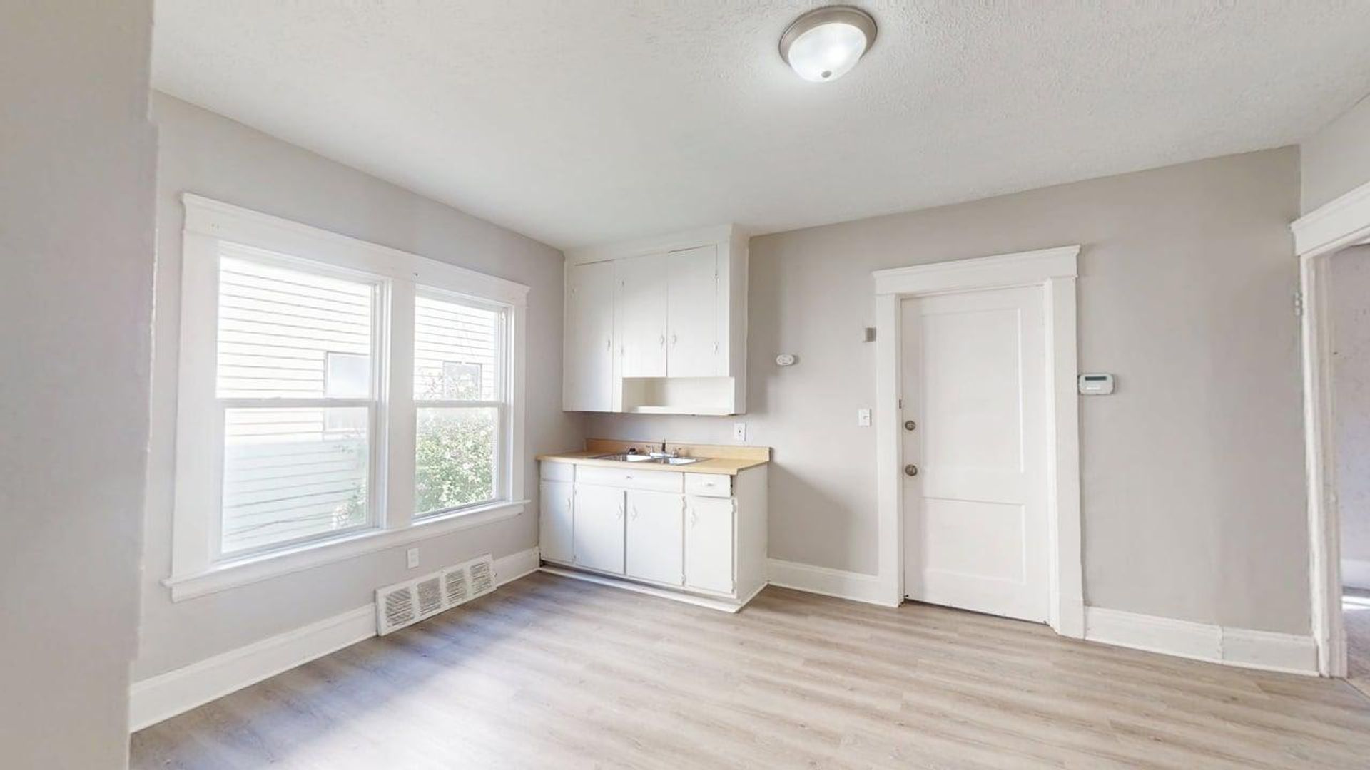 Cleveland Apartment: 877 Rudyard Rd