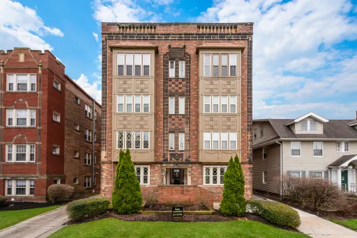 Prime Location Cleveland Heights - 2 Bedroom Apartment – photo 1