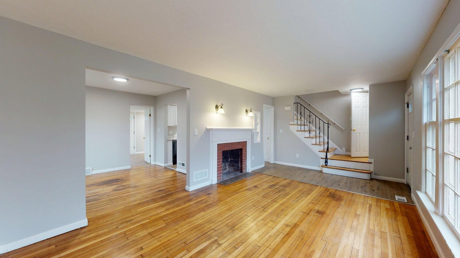 Maple Heights House: 18004 North Boulevard