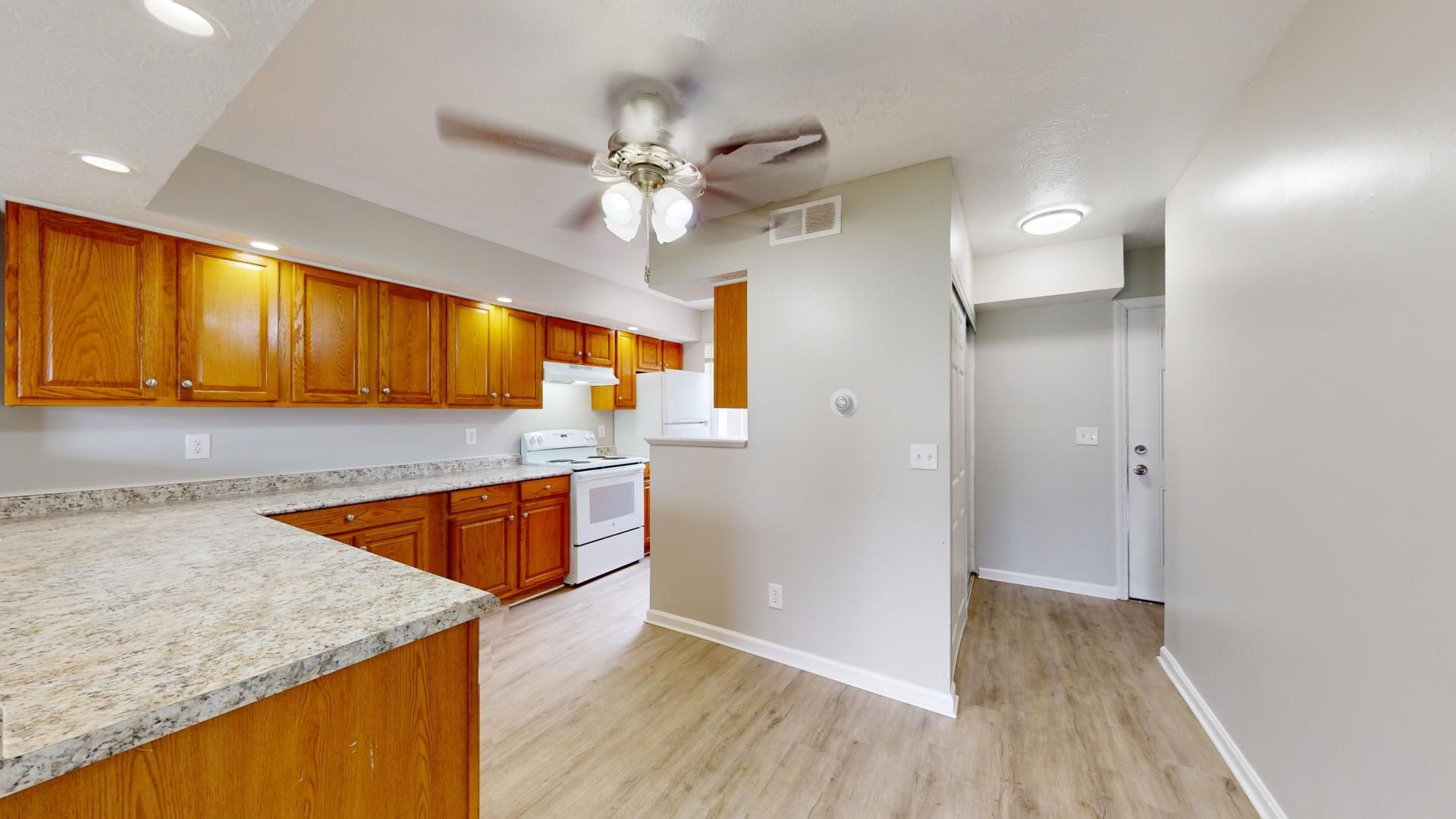 Elyria Apartment: 630 S. Abbe Rd.