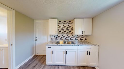 One Bed with Office - Second Floor Apartment – photo 1