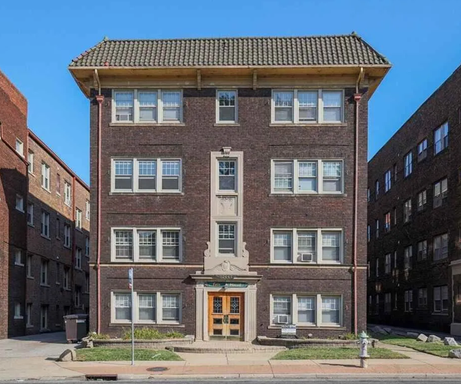 $700/MO IF YOU APPLY, SIGN, AND SUBMIT DEPOSIT ON YOUR FIRST VISIT!