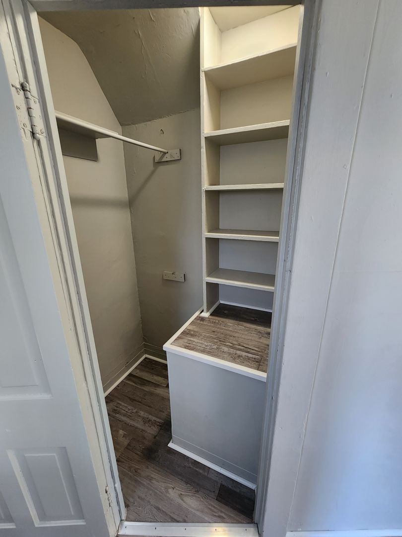 Cleveland Apartment: 3209 West 46th St