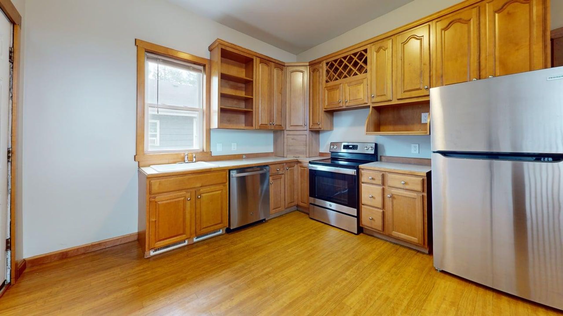 Bedford Apartment: 579 Broadway Avenue