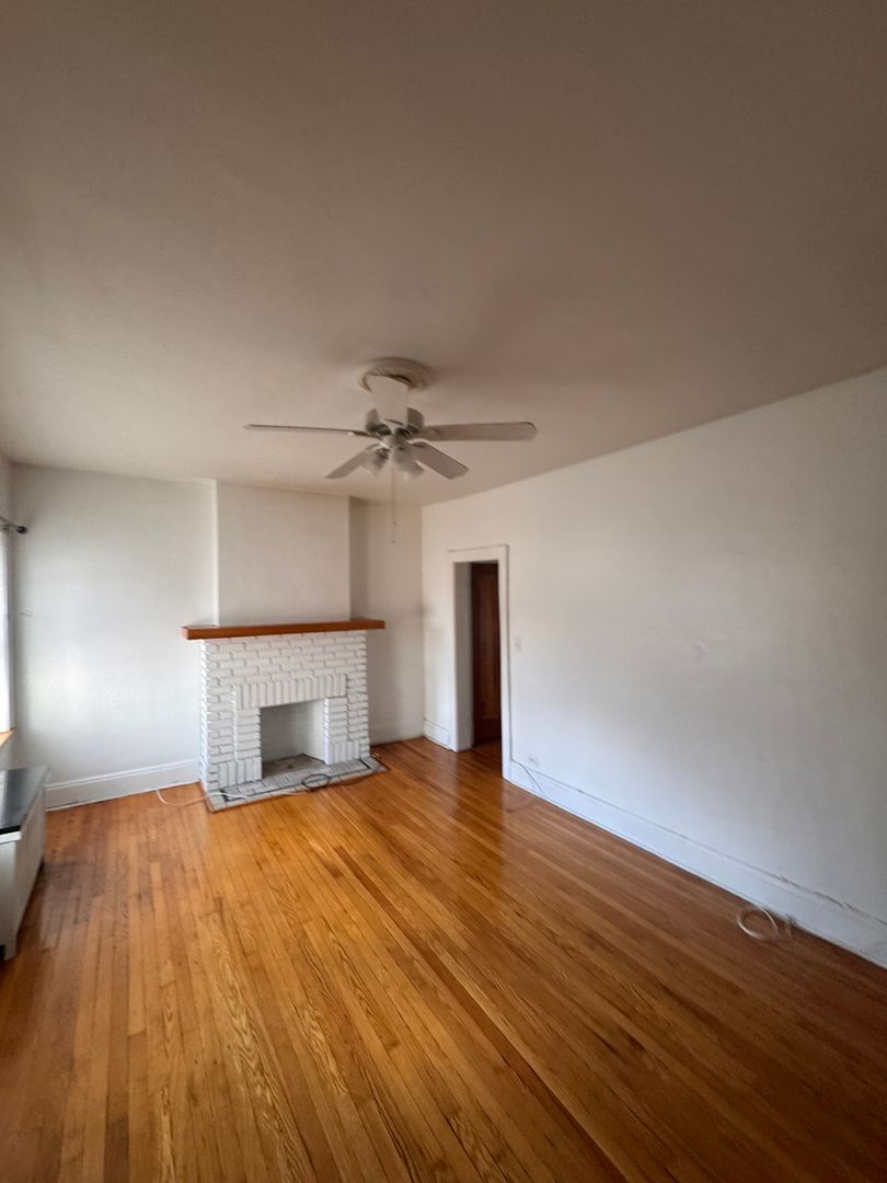 Cleveland Heights Apartment: 12479 Cedar Road