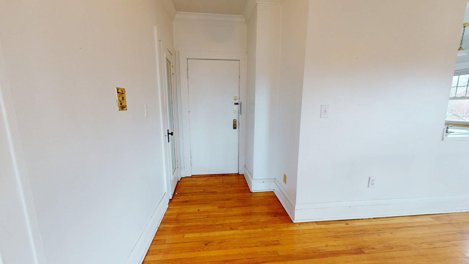 Cleveland Heights Apartment: 2546 Kenilworth Road