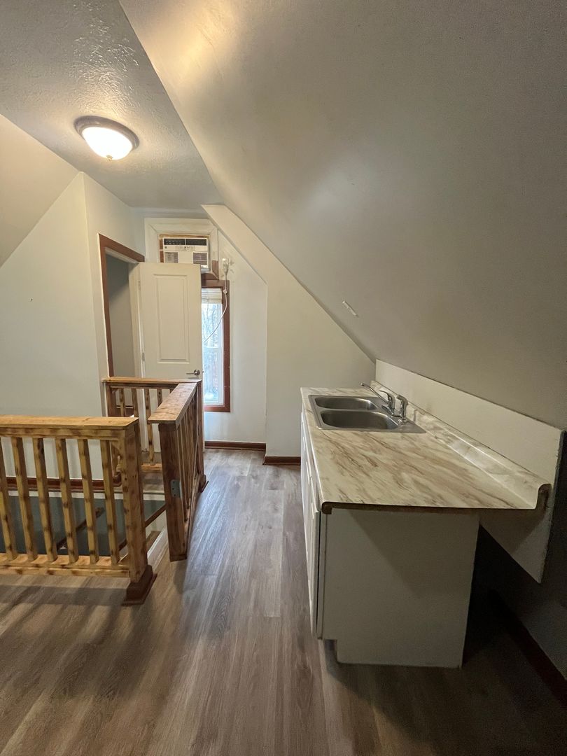 Cleveland Apartment: 3442 West 54th Street